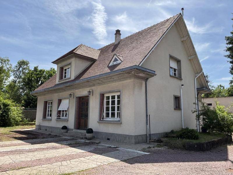 Image de l'annonce Maison familiale avec dépendances et grand terrain