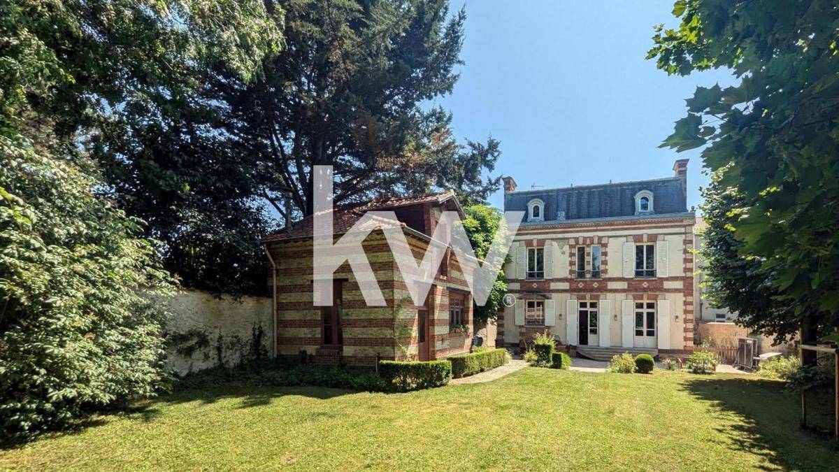 Image de l'annonce Maison bourgeoise 253 m² – 10 pièces…