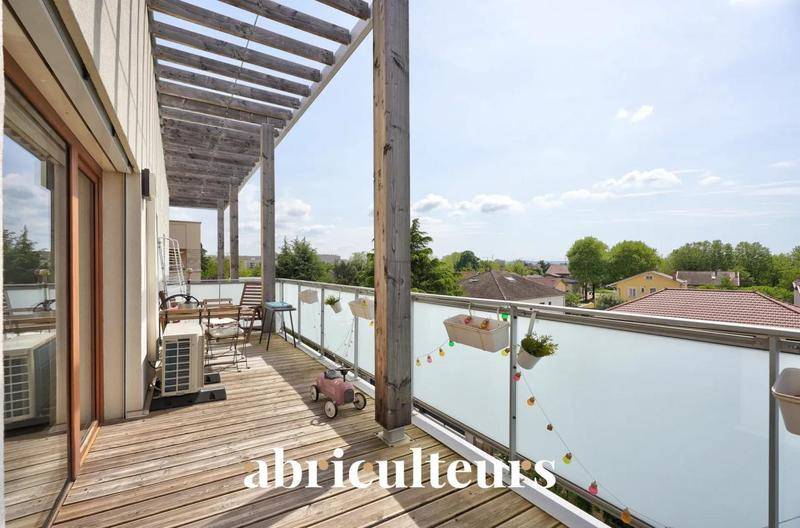 Image de l'annonce Appartement avec grande terrasse et stationnement en…