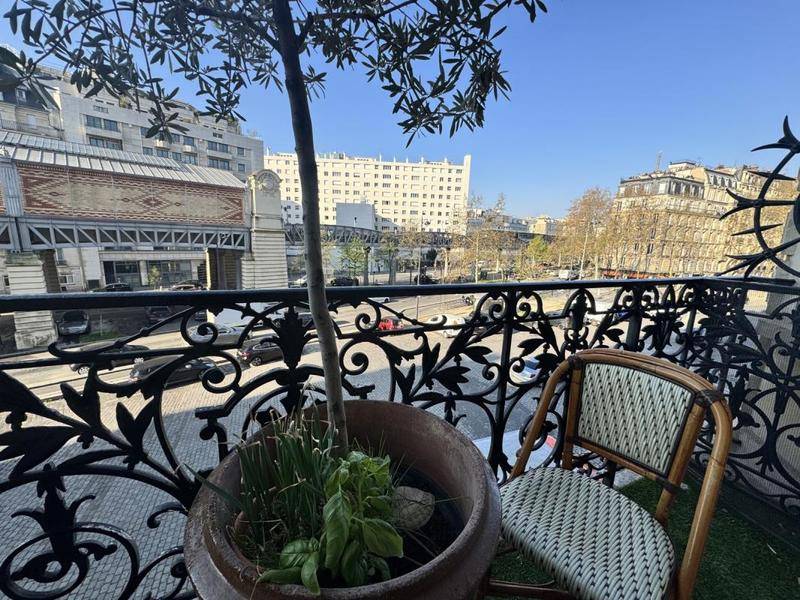 Image de l'annonce Appartement ancien rénové, balcons, emplacement exceptionnel