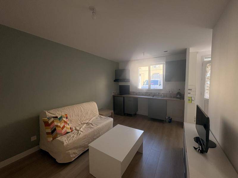 Image de l'annonce 41 RUE XAINTRAILLES - Meublé entièrement rénové