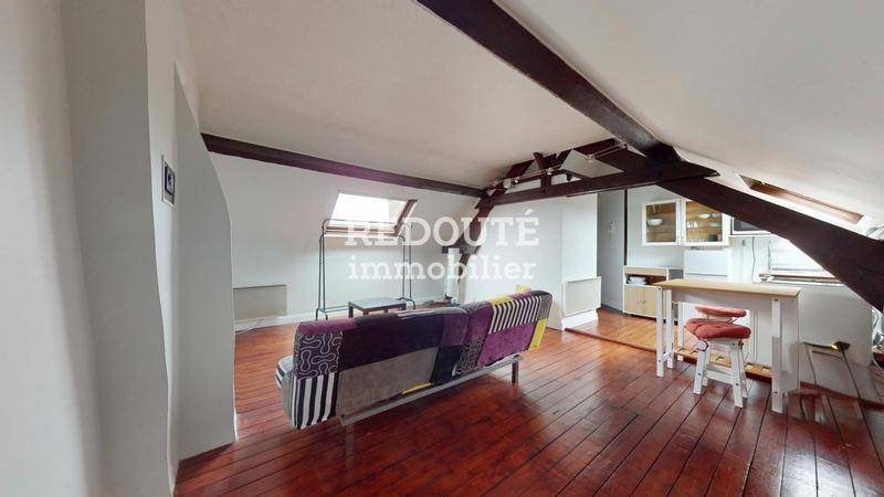 Image de l'annonce Studio lumineux avec beaux volumes - Quartier…