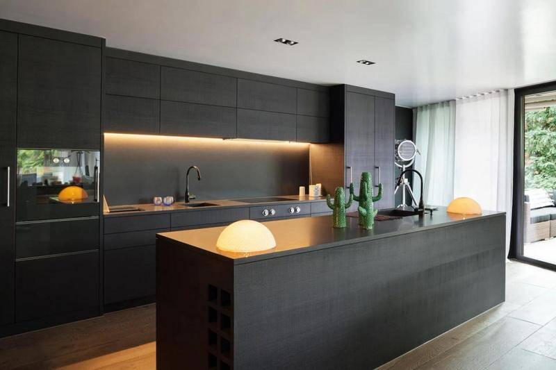 Image de l'annonce **EMPLACEMENT PREMIUM à 300m RER T5 240m²…