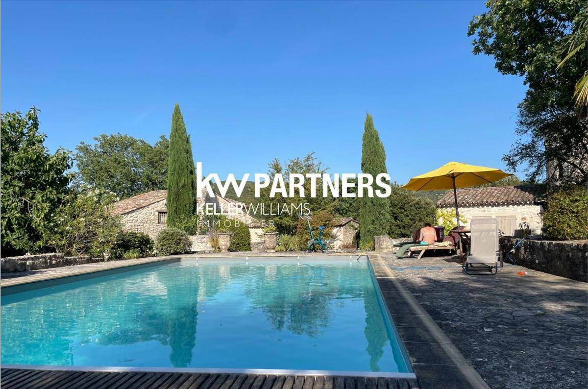 Image de l'annonce VENTE d'une propriété de campagne (323 m²)…