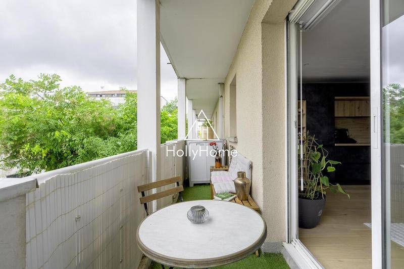 Image de l'annonce Appartement T4 CHARTRONS - PLACE SAINT MARTIAL