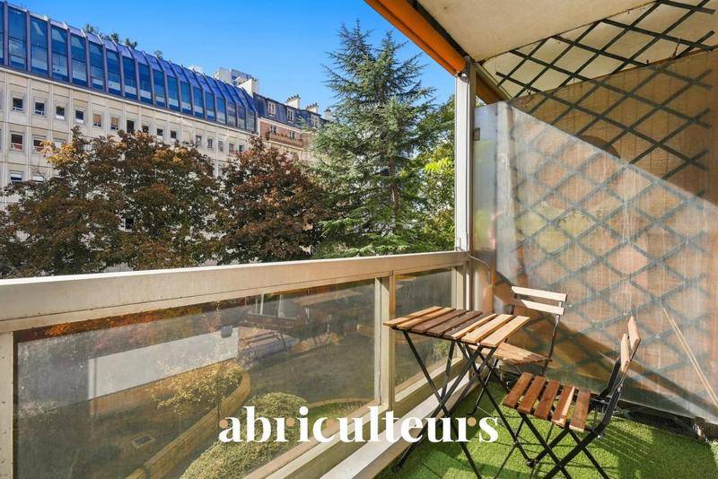 Image de l'annonce Paris 15e – Studio avec coin nuit…