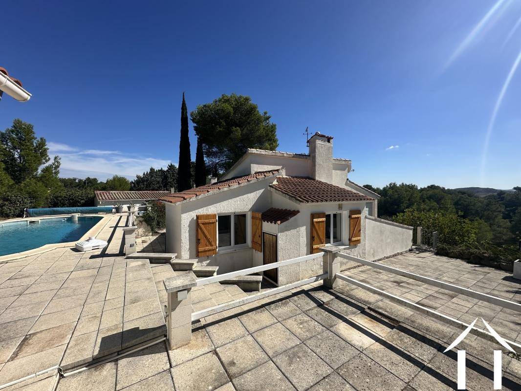 Image de l'annonce Maison avec piscine, jardin facile d’entretien et…