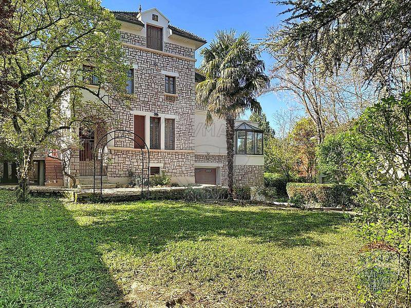 Image de l'annonce Maison 7 chambre(s) à vendre