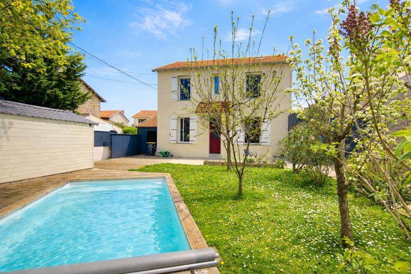 Image de l'annonce Belle demeure Rochelaise avec jardin et piscine