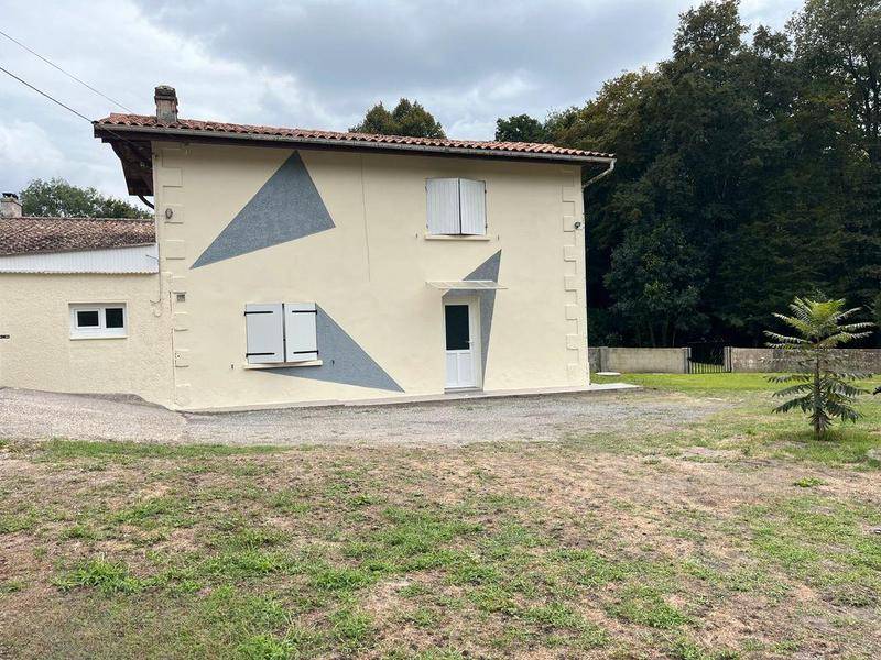 Image de l'annonce Maison T3 100 m² 900 € avec…