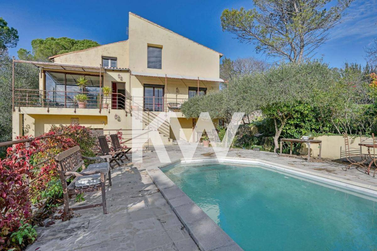 Image de l'annonce Villa 5 pièces avec piscine au coeur…