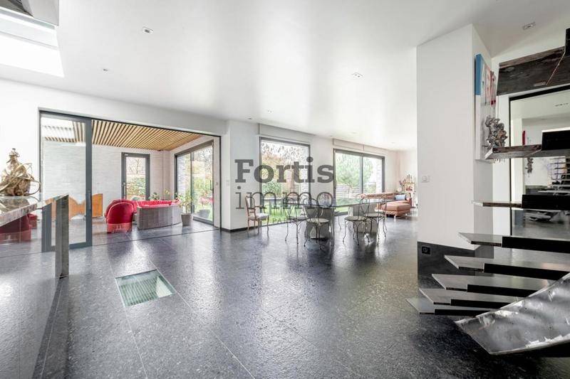 Image de l'annonce VERRIERES LE BUISSON - MAISON D'ARCHITECTE-TERRASSES-JARDIN