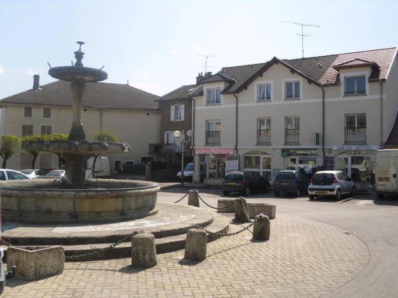 Image de l'annonce TYPE 4 MONTHUREUX SUR SAONE