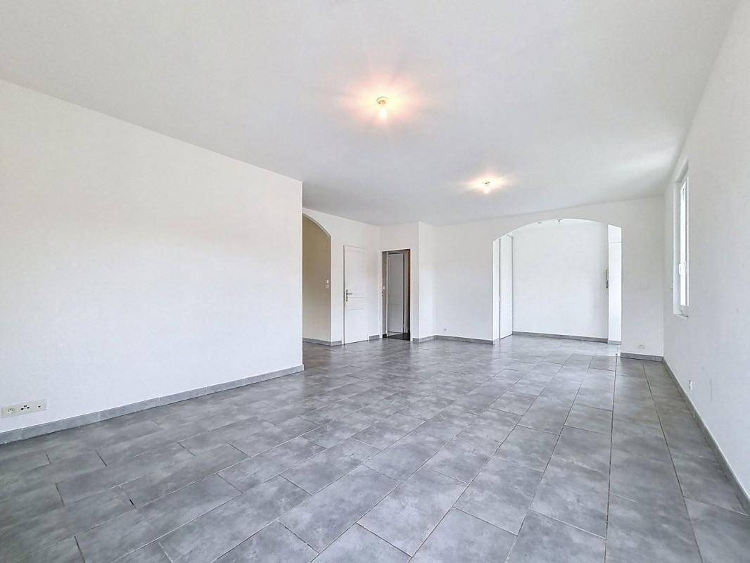 Image de l'annonce VENTE d'une maison F9 (280 m²) à…