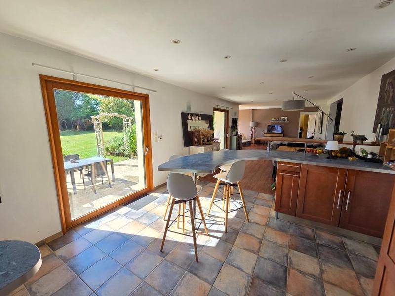 Image de l'annonce Maison Ploneour Lanvern 9 pièce(s) 223 m2