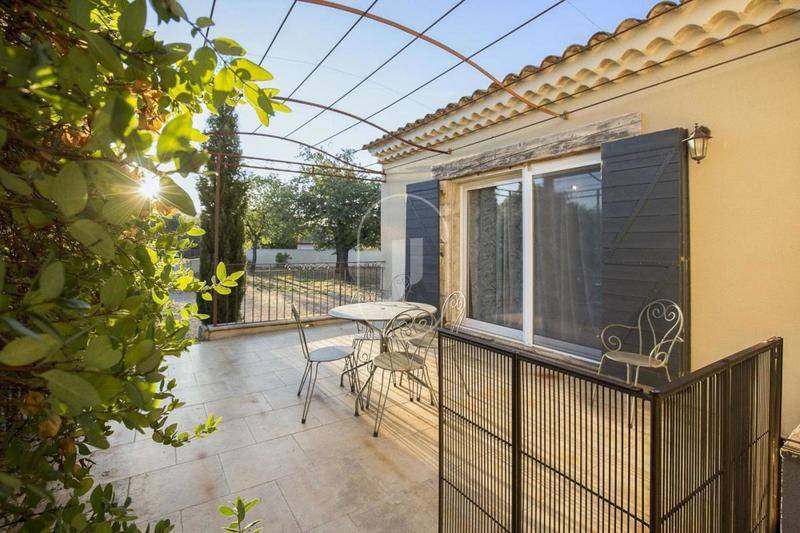 Image de l'annonce Villa avec piscine et garage à vendre…