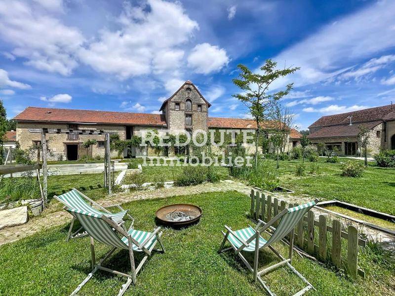Image de l'annonce Domaine de caractère avec anciennes écuries, dépendances…