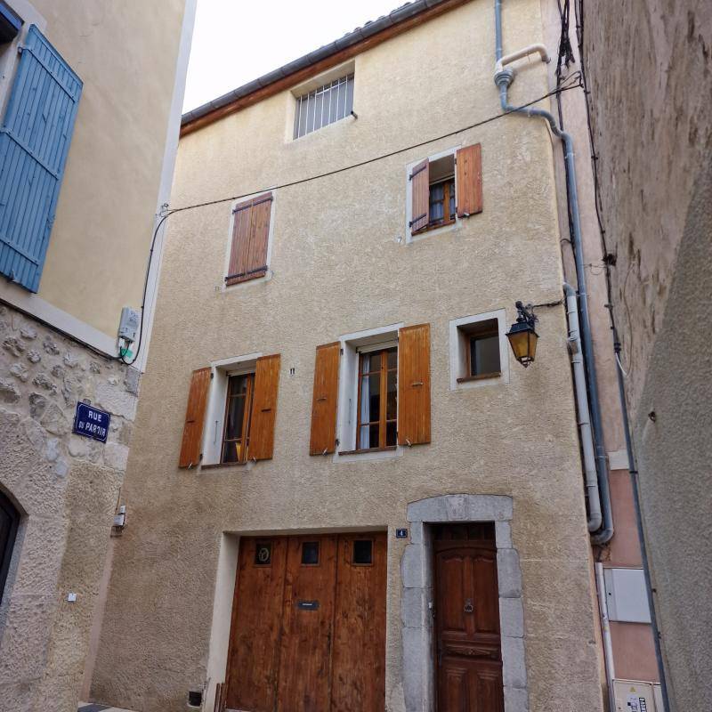 Image de l'annonce grande maison de village avec terrasse