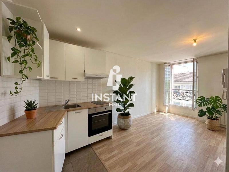 Image de l'annonce CRETEIL VILLAGE - STUDIO RUE PIETONNE