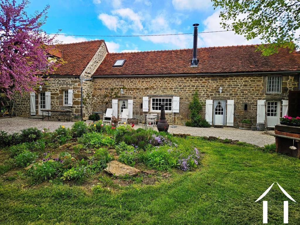 Image de l'annonce Charmante maison avec grand jardin et piscine