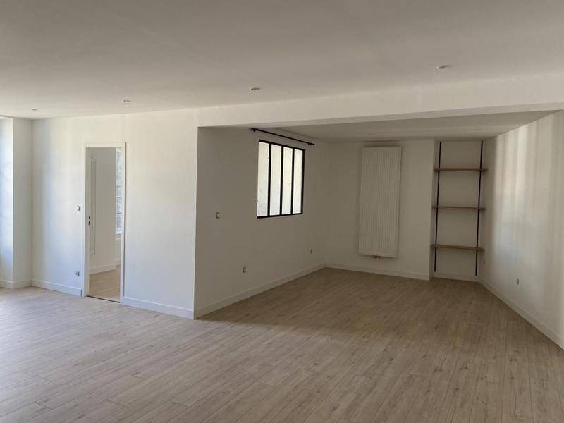 Image de l'annonce GRAND APPARTEMENT F2 IMMEUBLE SECURISE