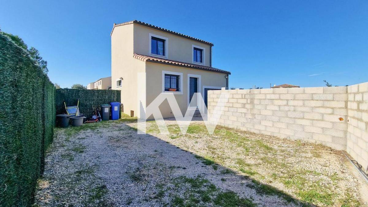 Image de l'annonce A VENDRE MAISON EN R+1 DE 100…