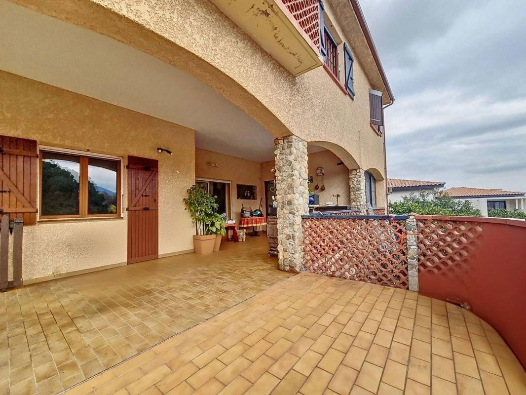 Image de l'annonce PAVILLON AVEC PISCINE ET GRAND TERRAIN CONSTRUCTIBLE…