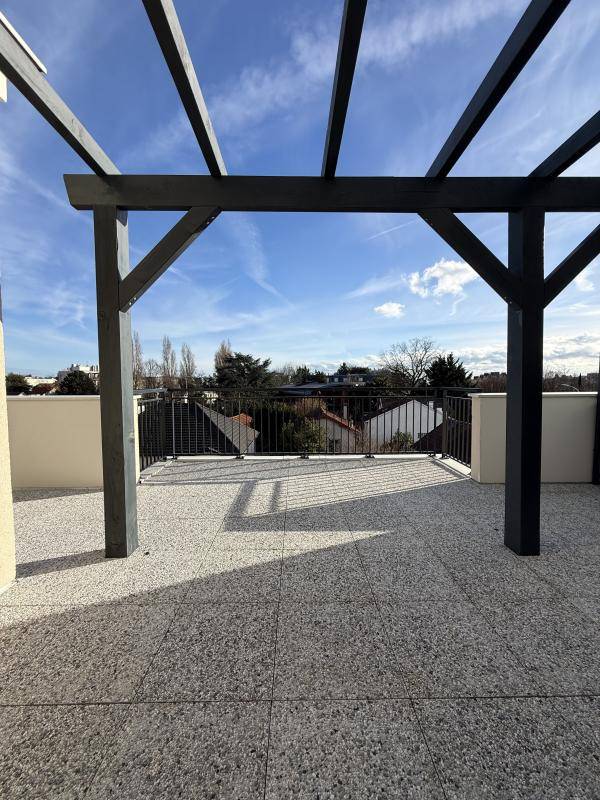 Image de l'annonce 4 PIECES AU DERNIER ETAGE TERRASSE LIVRÉ