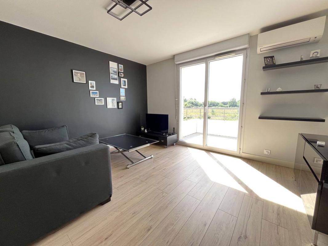 Image de l'annonce APPARTEMENT T2 EN DERNIER ÉTAGE À BRUGUIERES