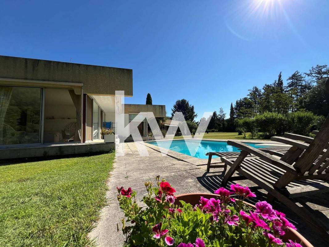 Image de l'annonce Villa avant-gardiste avec piscine signée Armand Pellier