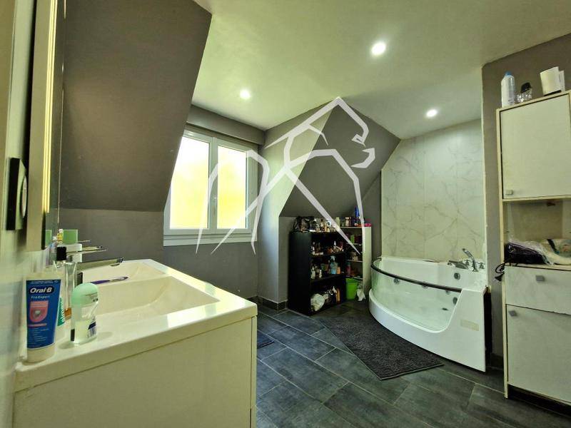 Image de l'annonce MAISON FAMILIALE - BOIS GUILLAUME - 253m²