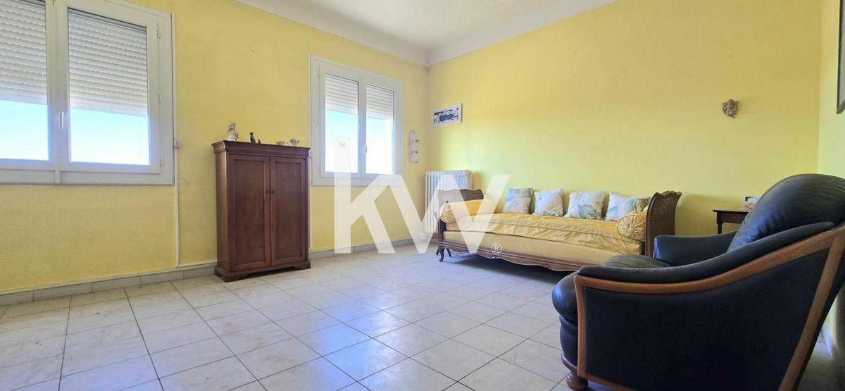 Image de l'annonce Appartement 3 pièces dernier étage à NIMES