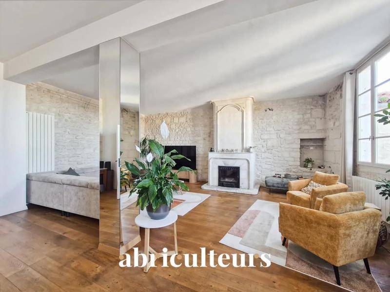 Image de l'annonce Duplex de caractère avec cheminée en vente…
