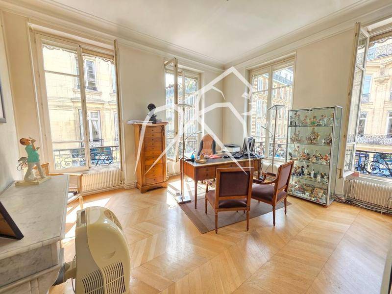 Image de l'annonce Appartement de caractère de 159,40 m² en…