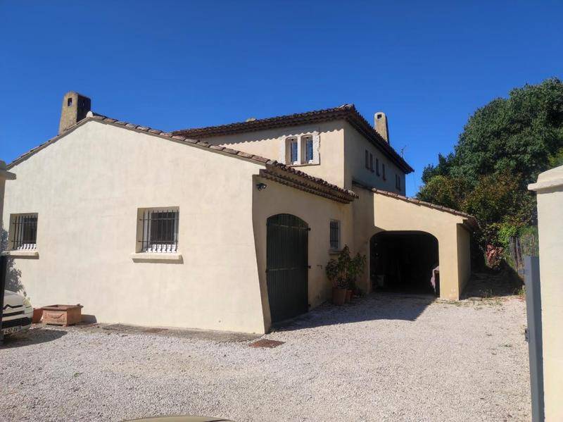 Image de l'annonce Maison de maçon de 217 m² sur…