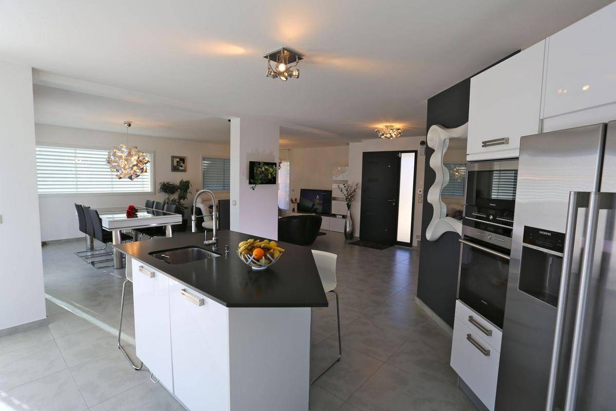 Programme terrain + maison à Argonay en Haute-Savoie (74) de 630 m² à vendre au prix de 742900€ - 1