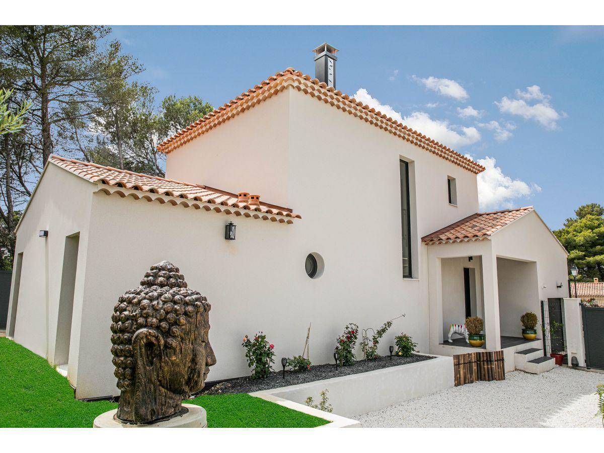 Programme terrain + maison à Salon-de-Provence en Bouches-du-Rhône (13) de 583 m² à vendre au prix de 631000€ - 3