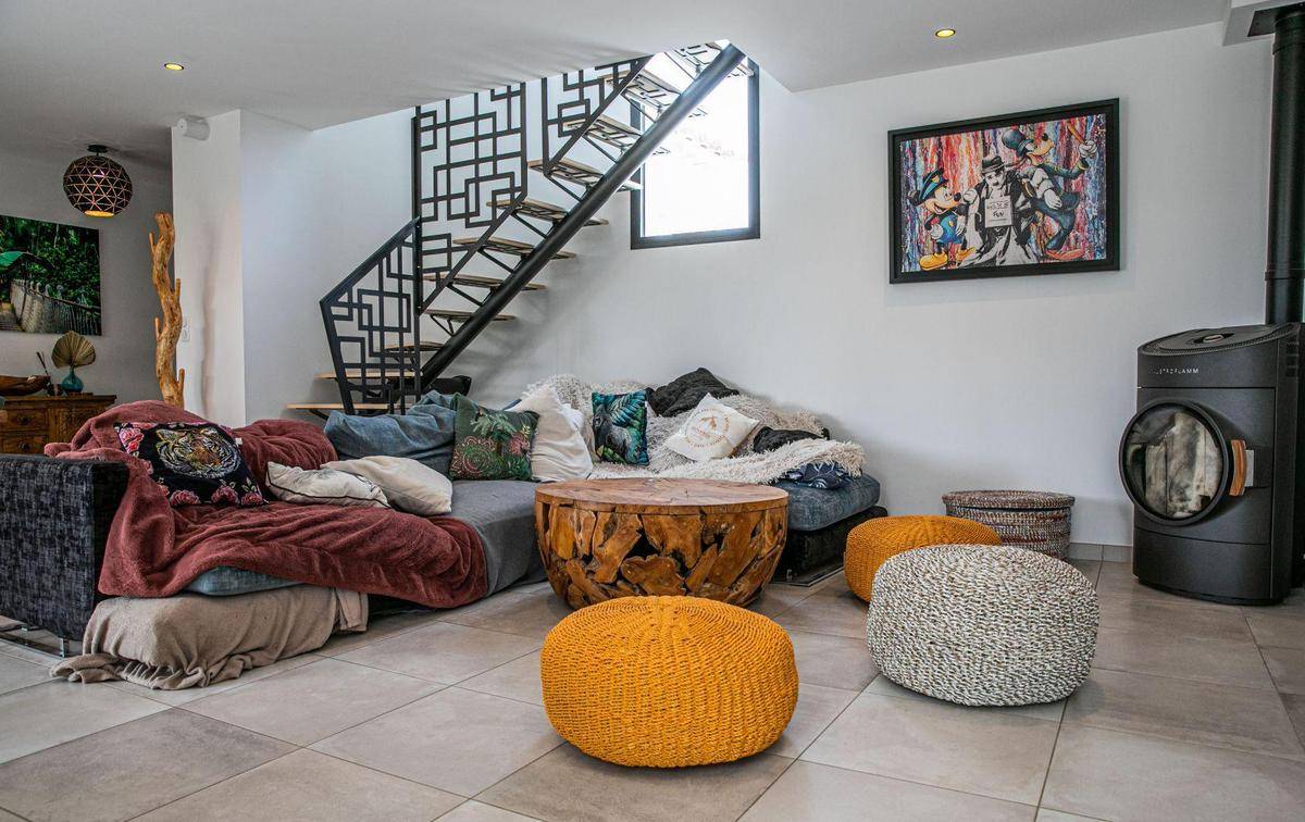 Programme terrain + maison à Velaux en Bouches-du-Rhône (13) de 520 m² à vendre au prix de 639000€ - 2