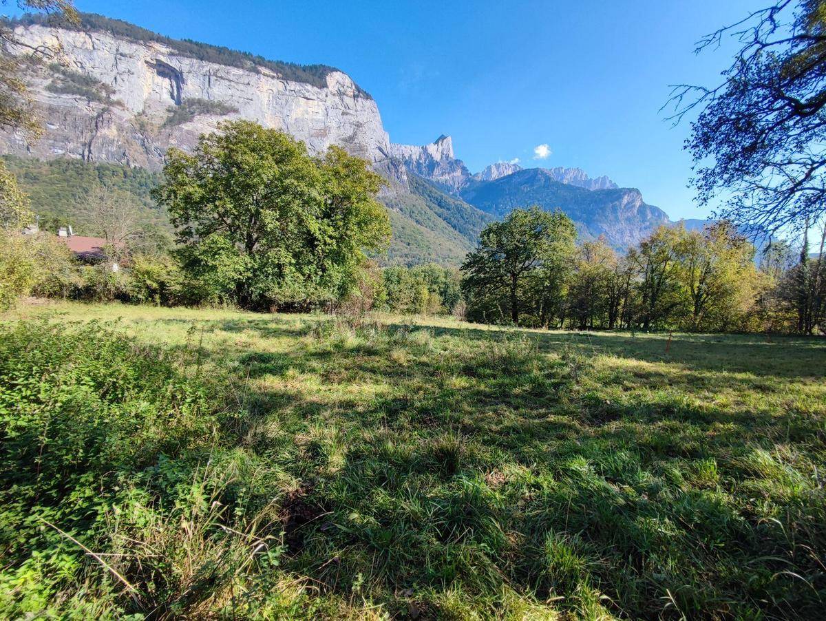 Terrain seul à Magland en Haute-Savoie (74) de 1083 m² à vendre au prix de 195000€ - 1