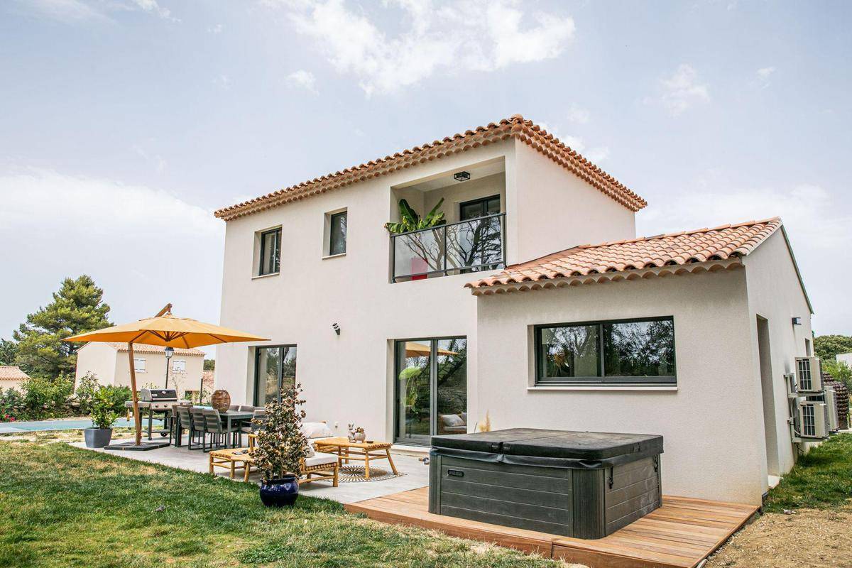 Programme terrain + maison à Velaux en Bouches-du-Rhône (13) de 520 m² à vendre au prix de 639000€ - 1