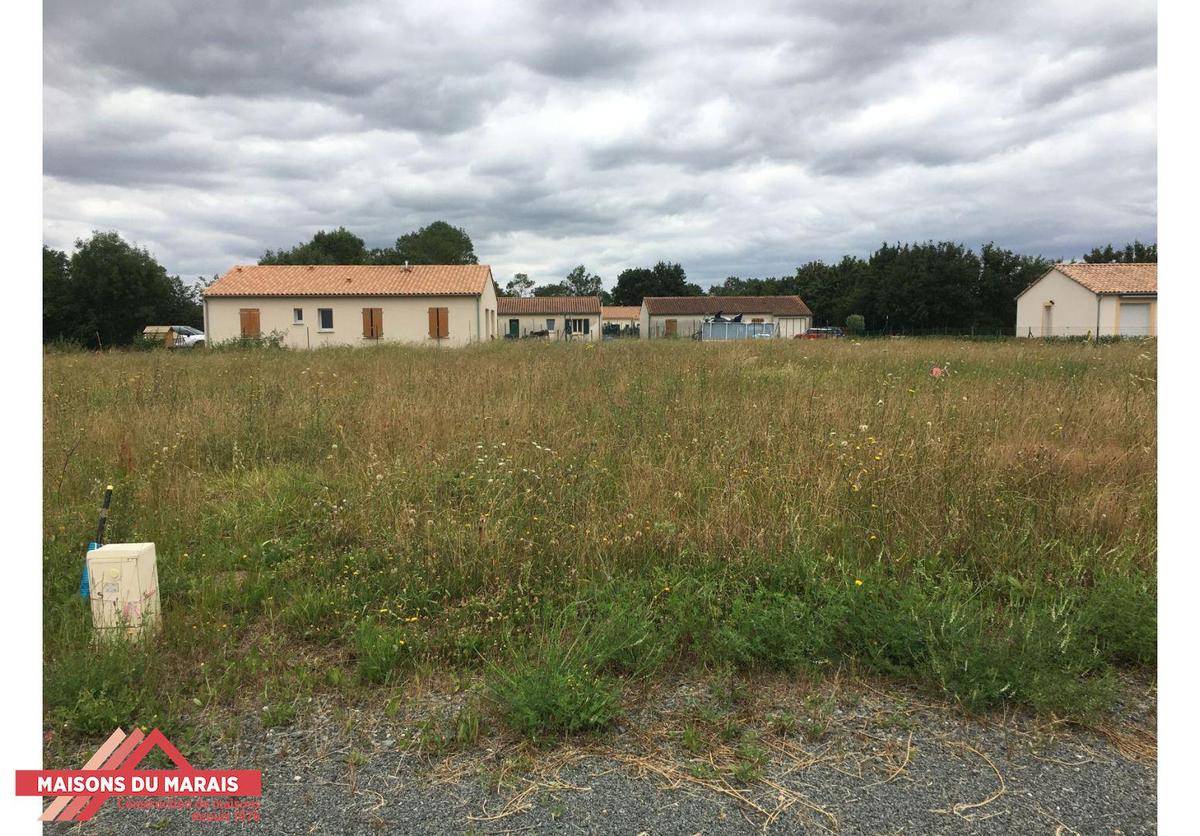 Terrain seul à Béceleuf en Deux-Sèvres (79) de 990 m² à vendre au prix de 14850€