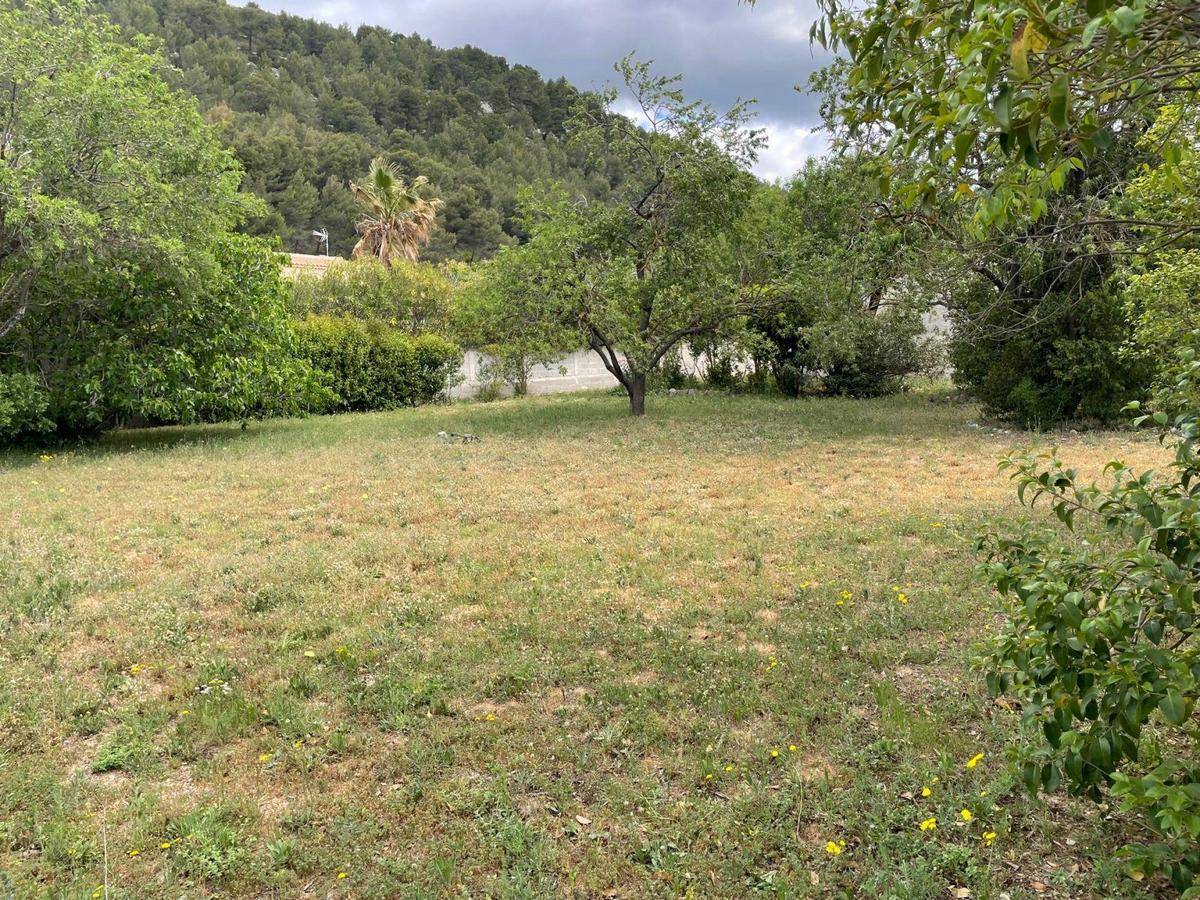 Terrain seul à Cuges-les-Pins en Bouches-du-Rhône (13) de 1112 m² à vendre au prix de 275000€ - 1