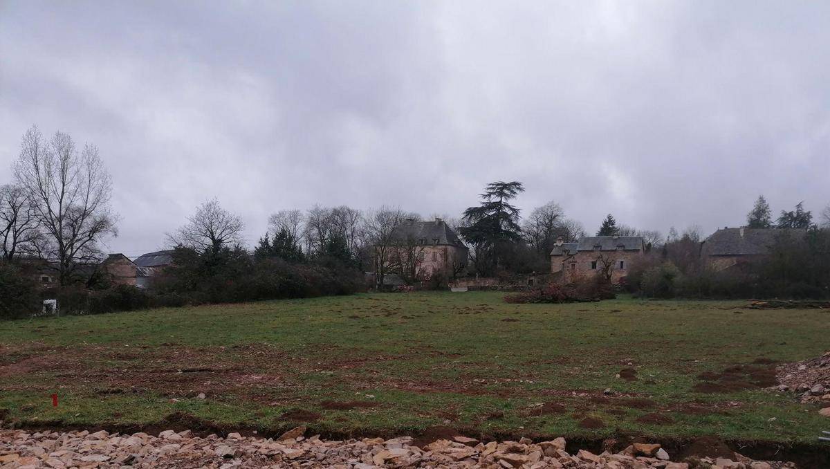 Terrain seul à Bertholène en Aveyron (12) de 1600 m² à vendre au prix de 72000€