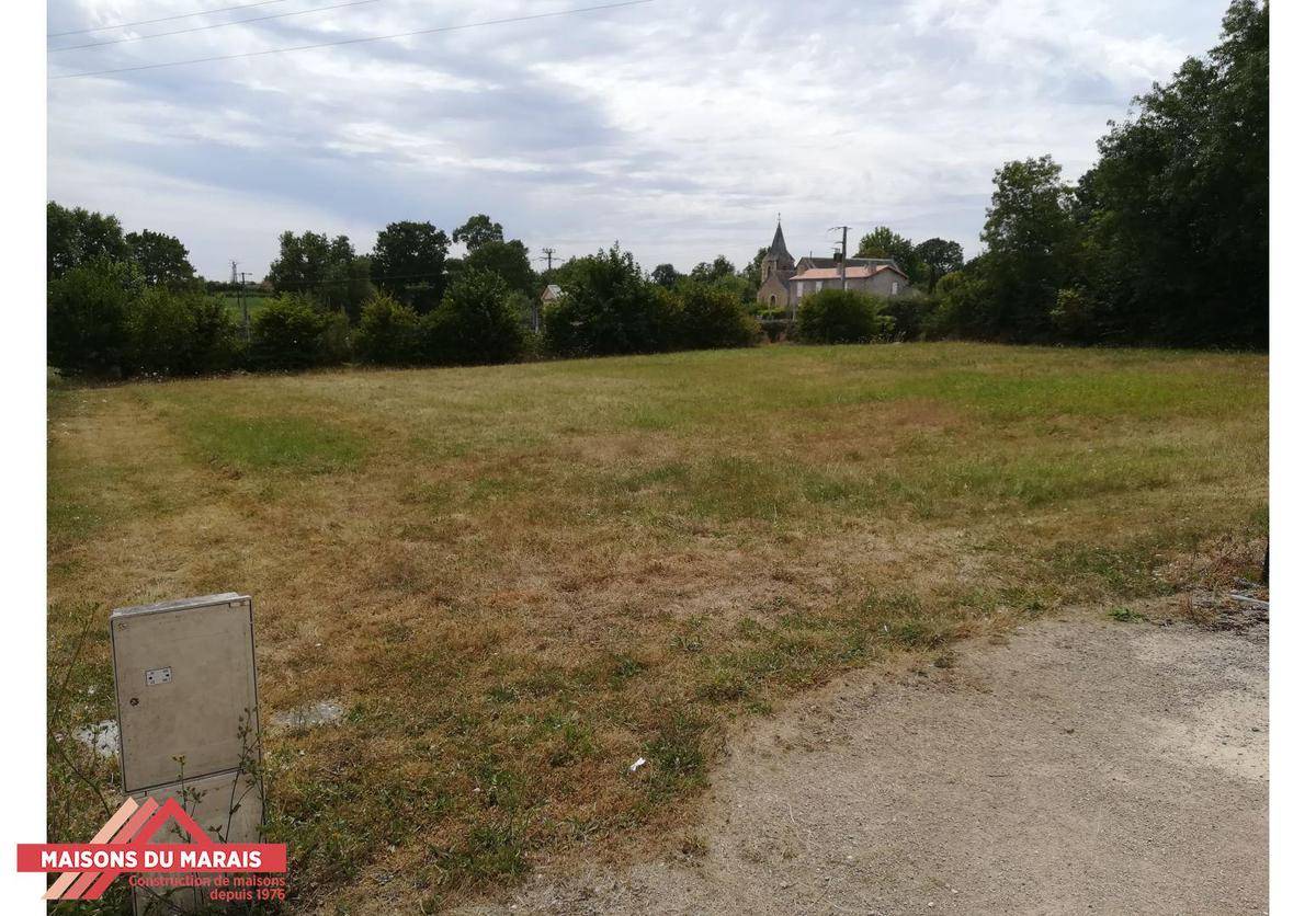 Terrain seul à Sainte-Gemme en Deux-Sèvres (79) de 1268 m² à vendre au prix de 24000€